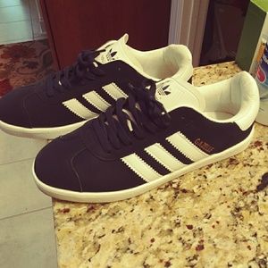 Adidas gazelle size 9.5